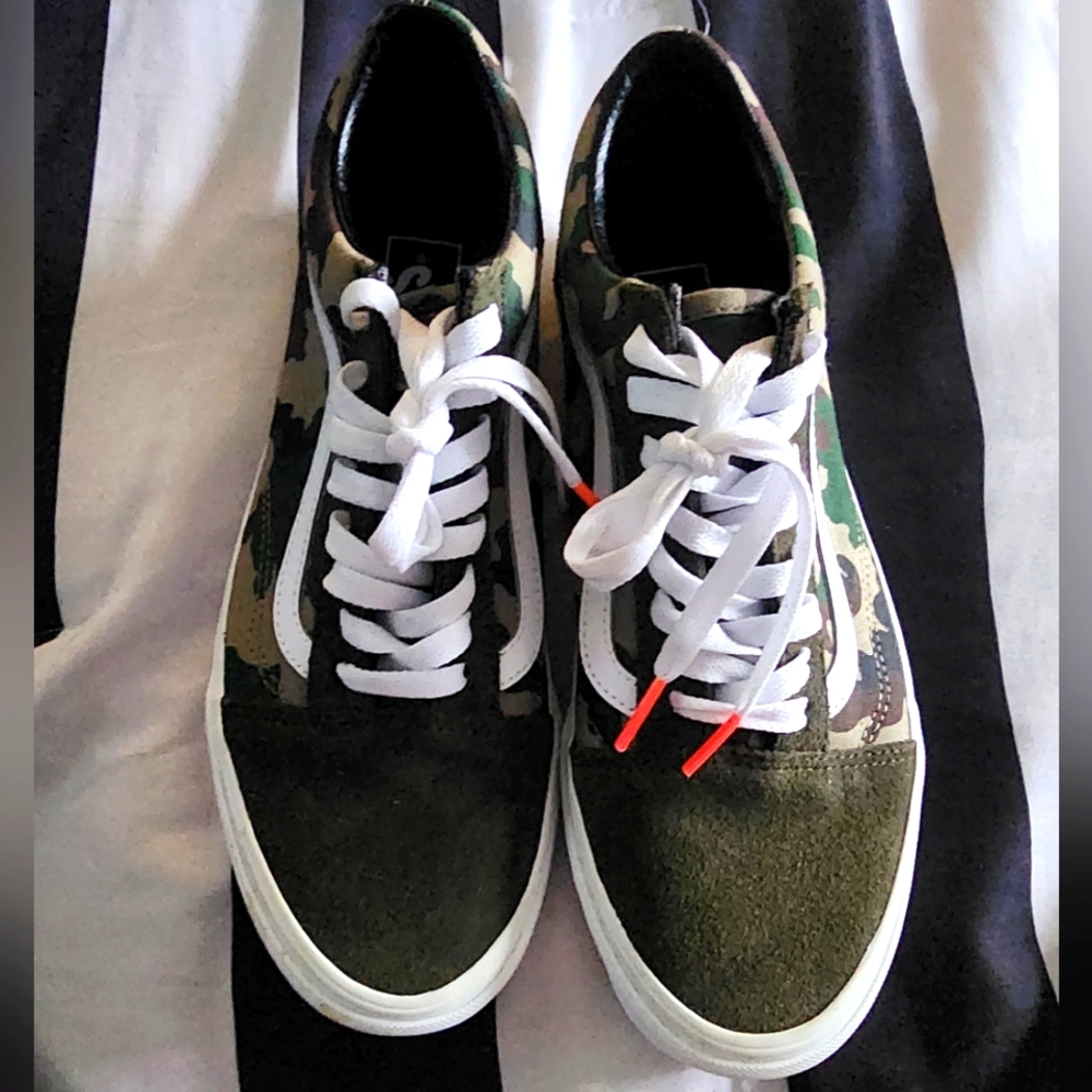 Unisex Sneakers